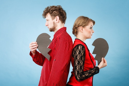 Pourquoi les psys sont formels : cette habitude post-rupture est votre pire ennemie