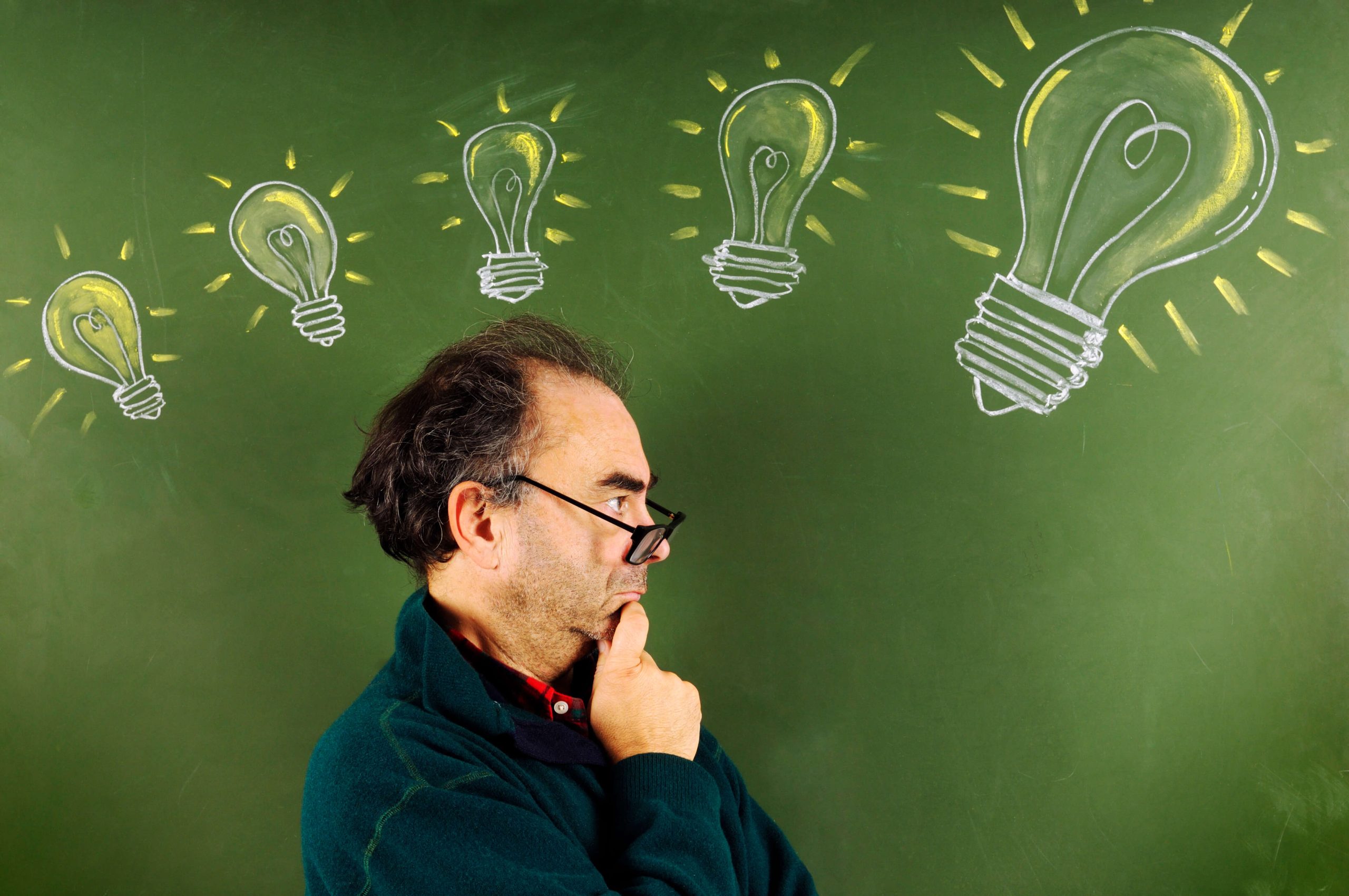 Représentation stylisée d'un cerveau entouré de feuilles