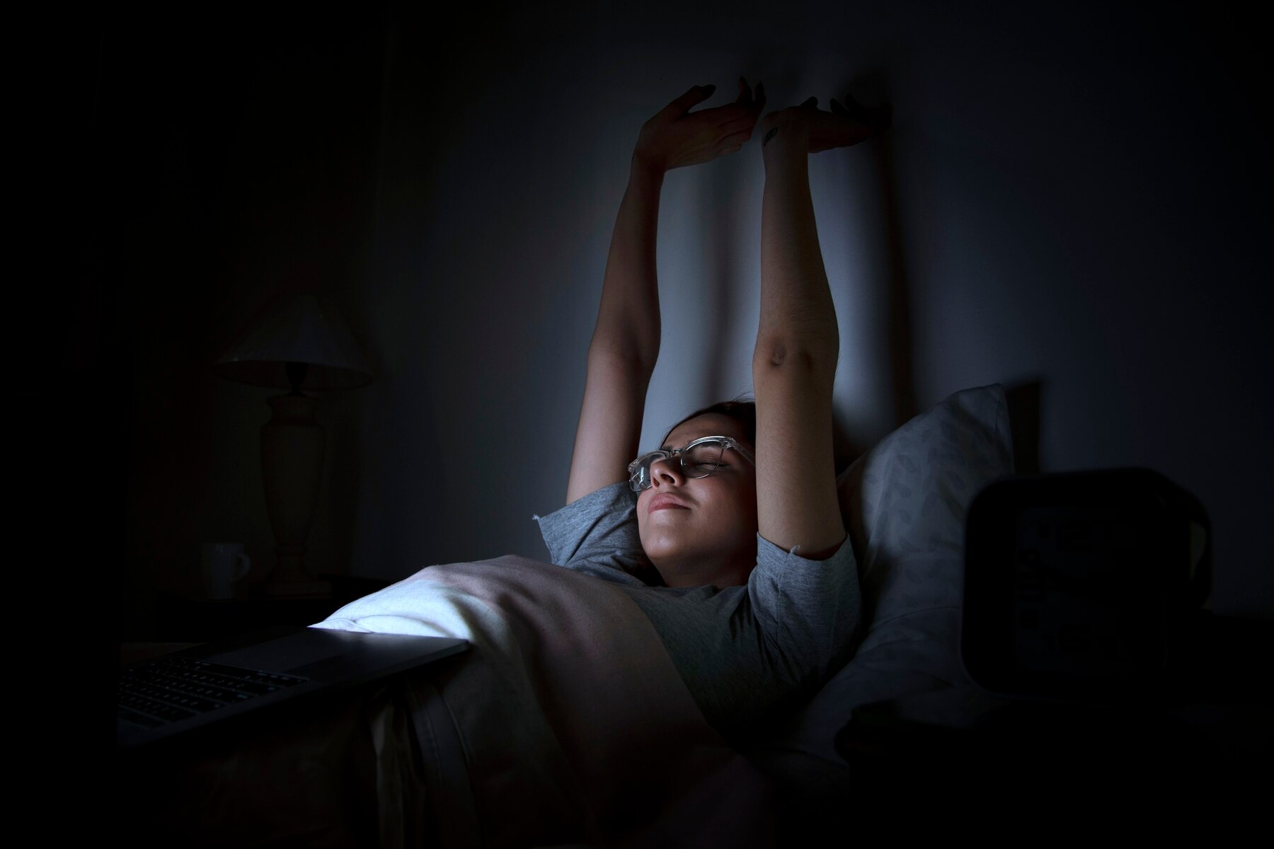 Réveils nocturnes à 3 h du matin : les causes insoupçonnées et les solutions naturelles pour renouer avec le sommeil