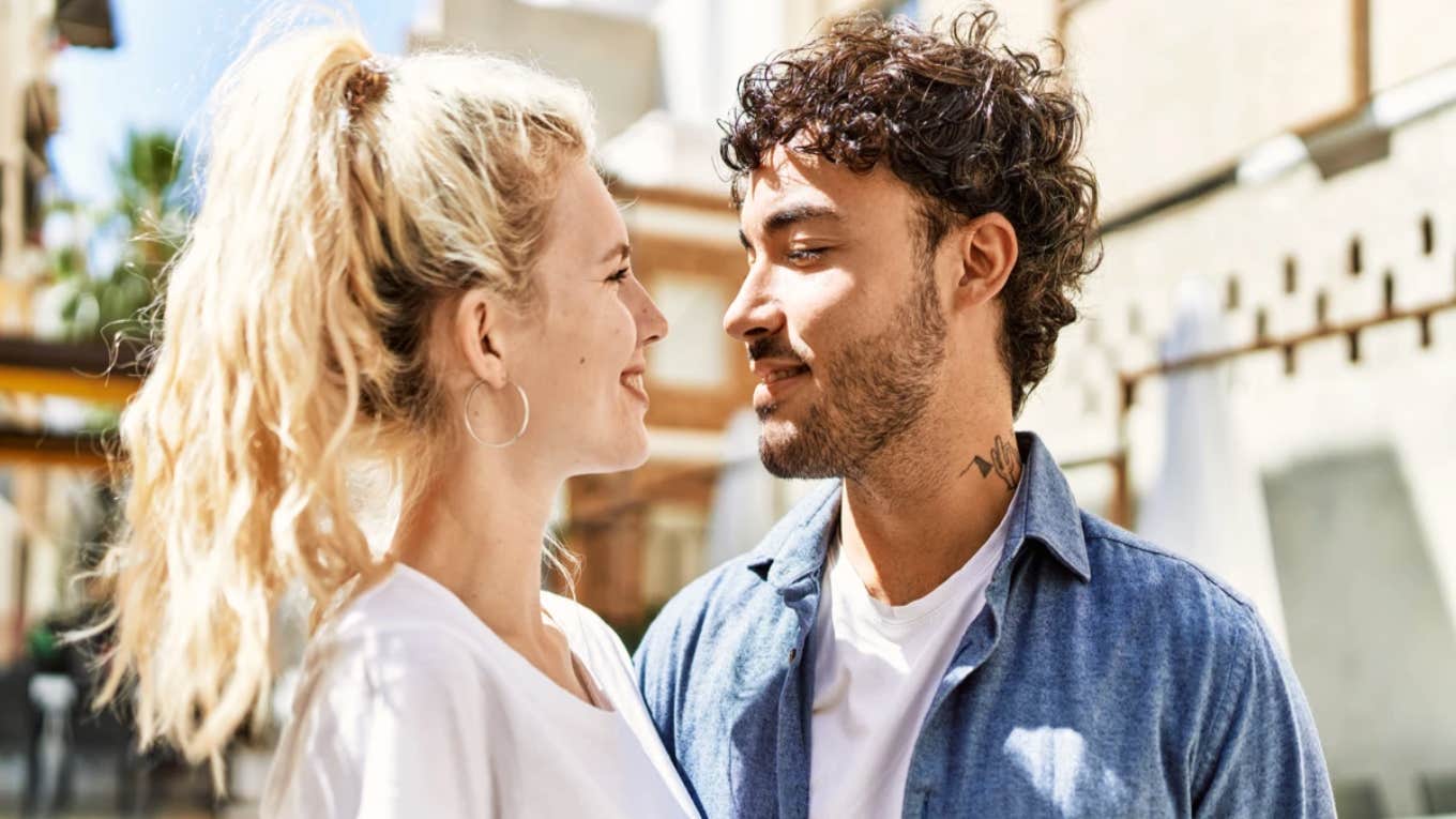 Les 9 indices irréfutables qui révèlent qu’il est fou amoureux de vous