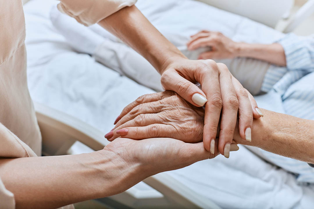 Fin de vie : 10 indices pour reconnaître les derniers instants d’un être cher
