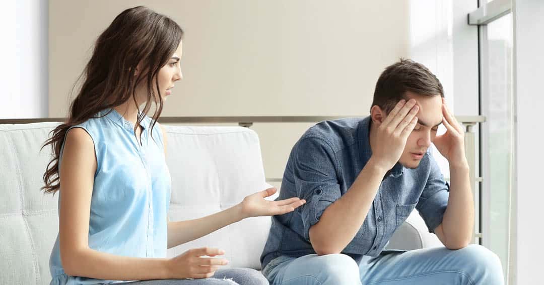 Amour sincère, rupture douloureuse : 8 signaux d’alerte qui poussent une femme à s’éloigner